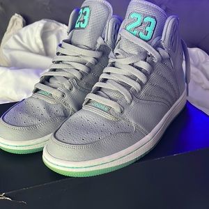 Wolf Grey/Hyper Turq-White Gris Loup/Blanc/Hyper Turq